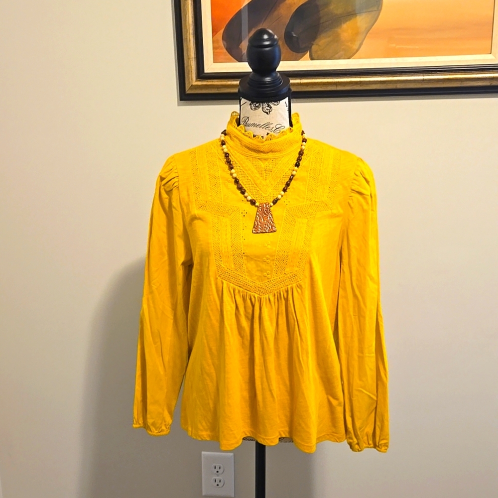 NWT designer top.